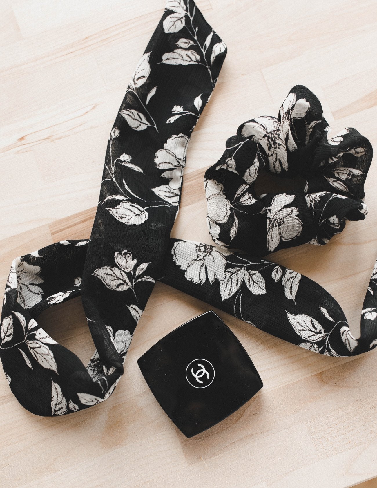 Noir Petals Zenchie & Scarf Set