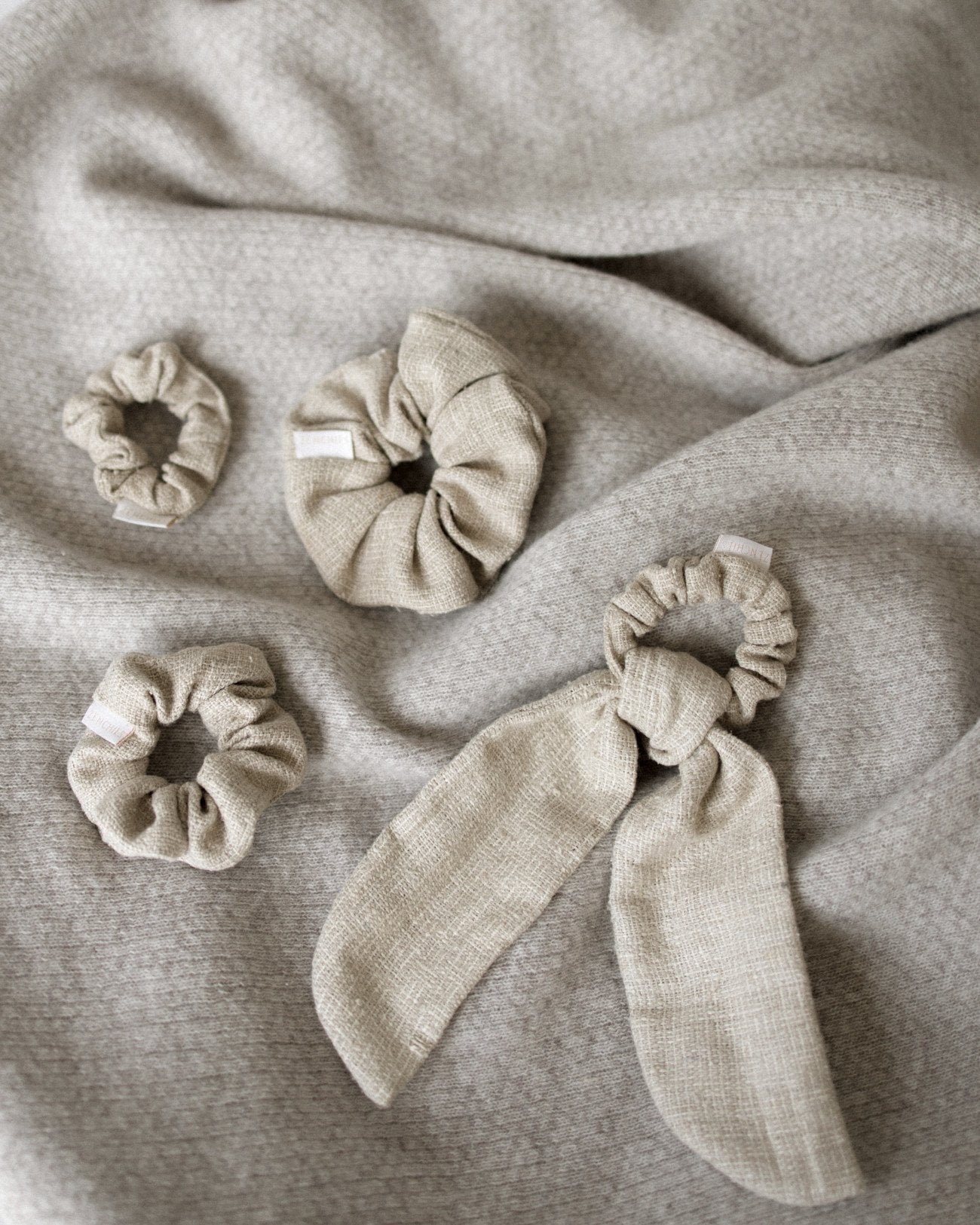 Crème Silk Tweed Bow Set