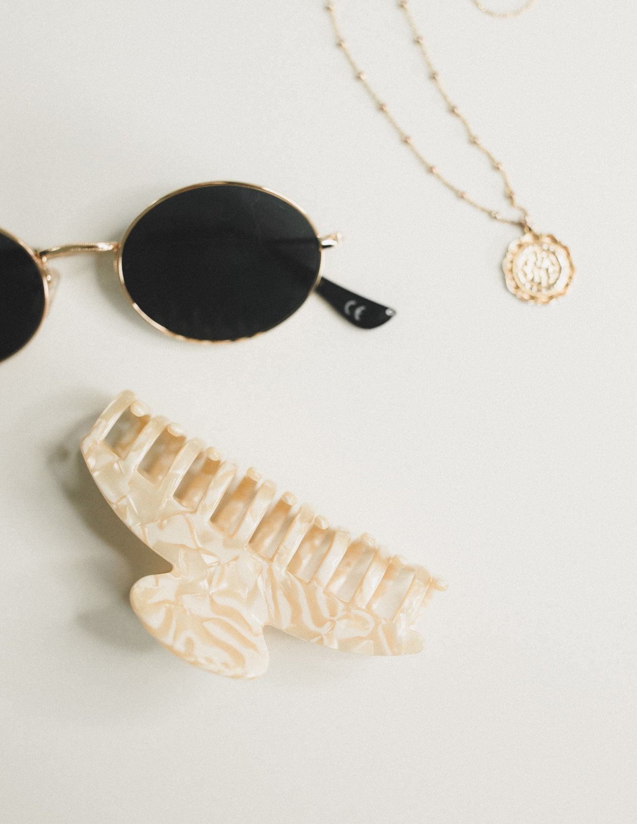 Couture Claw Clip Pearl