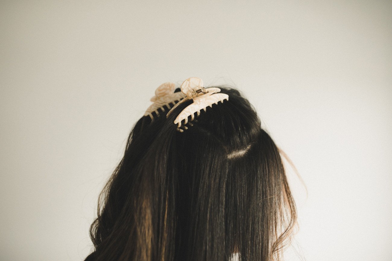 Couture Claw Clip Pearl