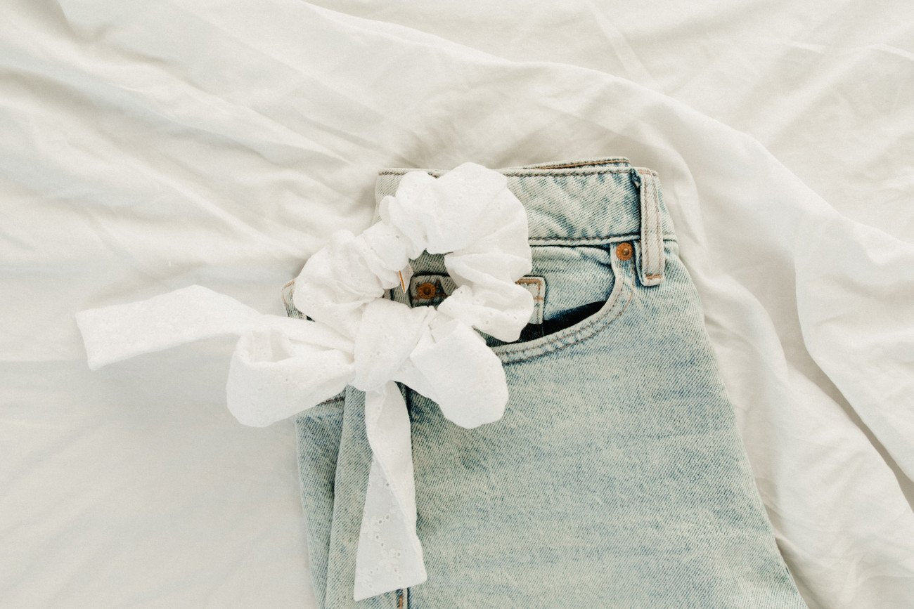 Eyelet Dove Scrunchie & Bow Set