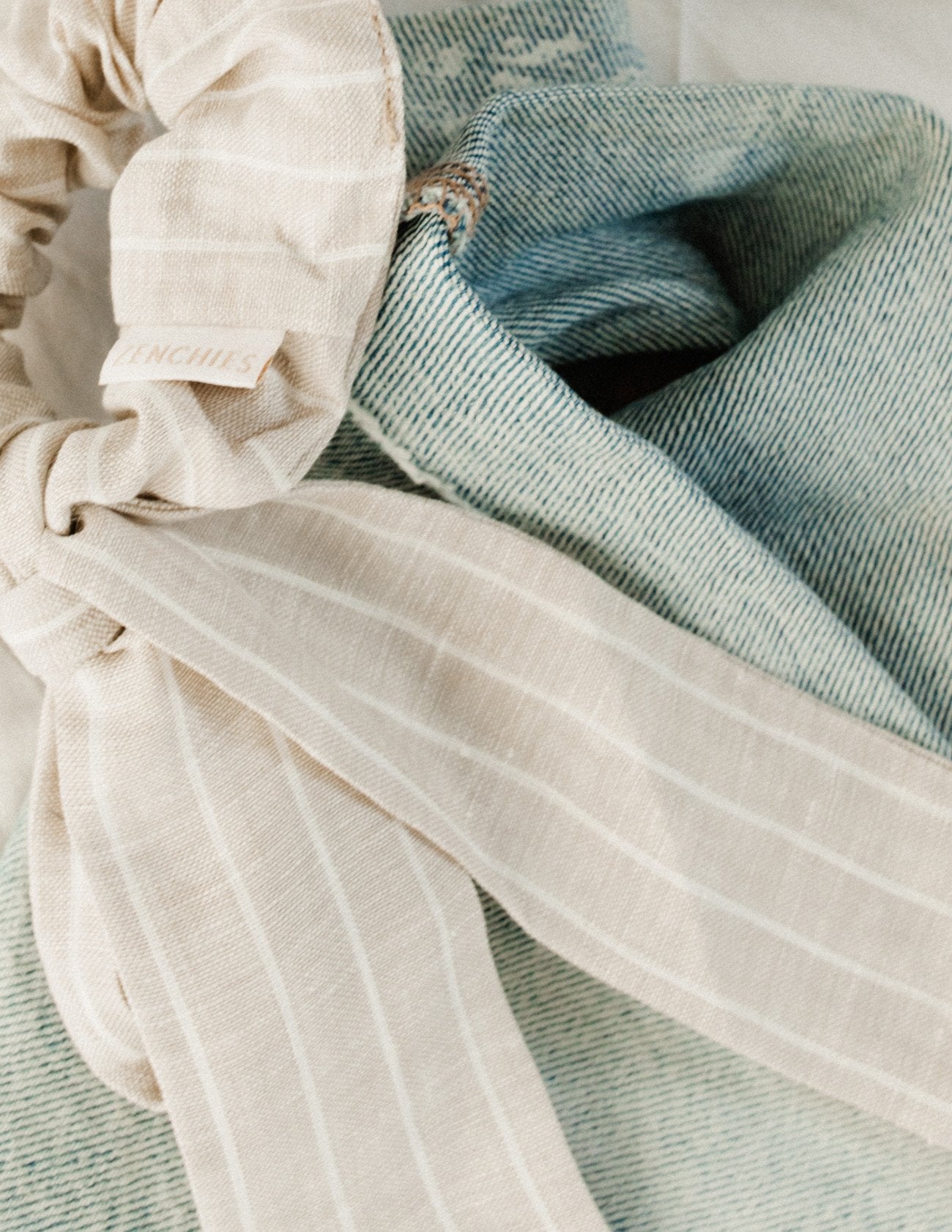Tuscany Linens Scrunchie & Bow Set