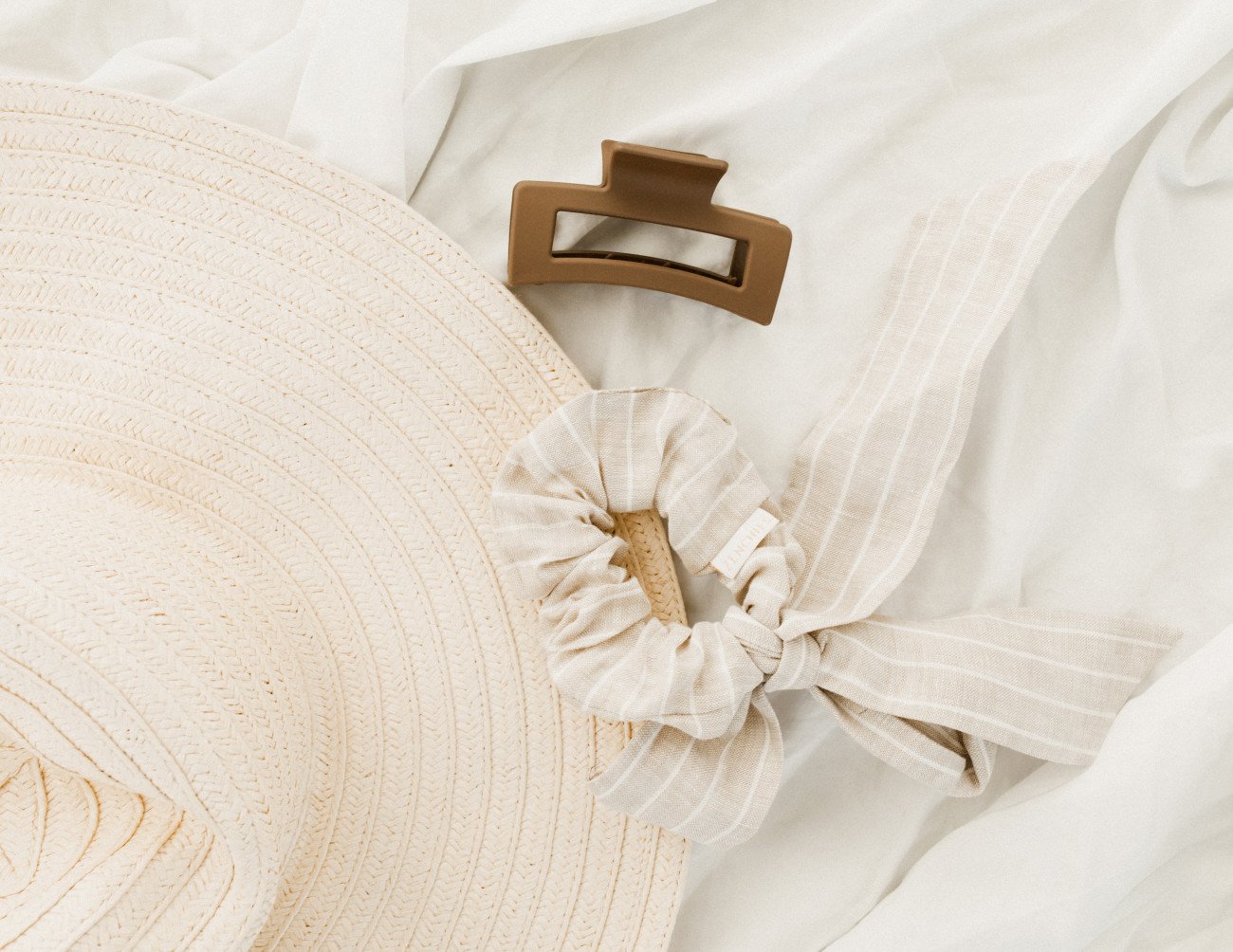 Tuscany Linens Scrunchie & Bow Set